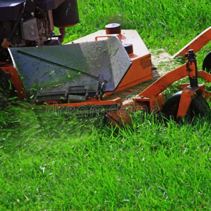 commercial-landscaping-lawn-mower